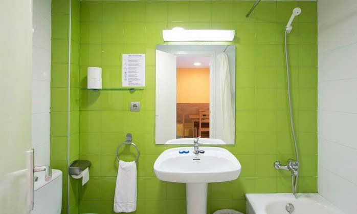 Studio bathroom apartment tossa de mar